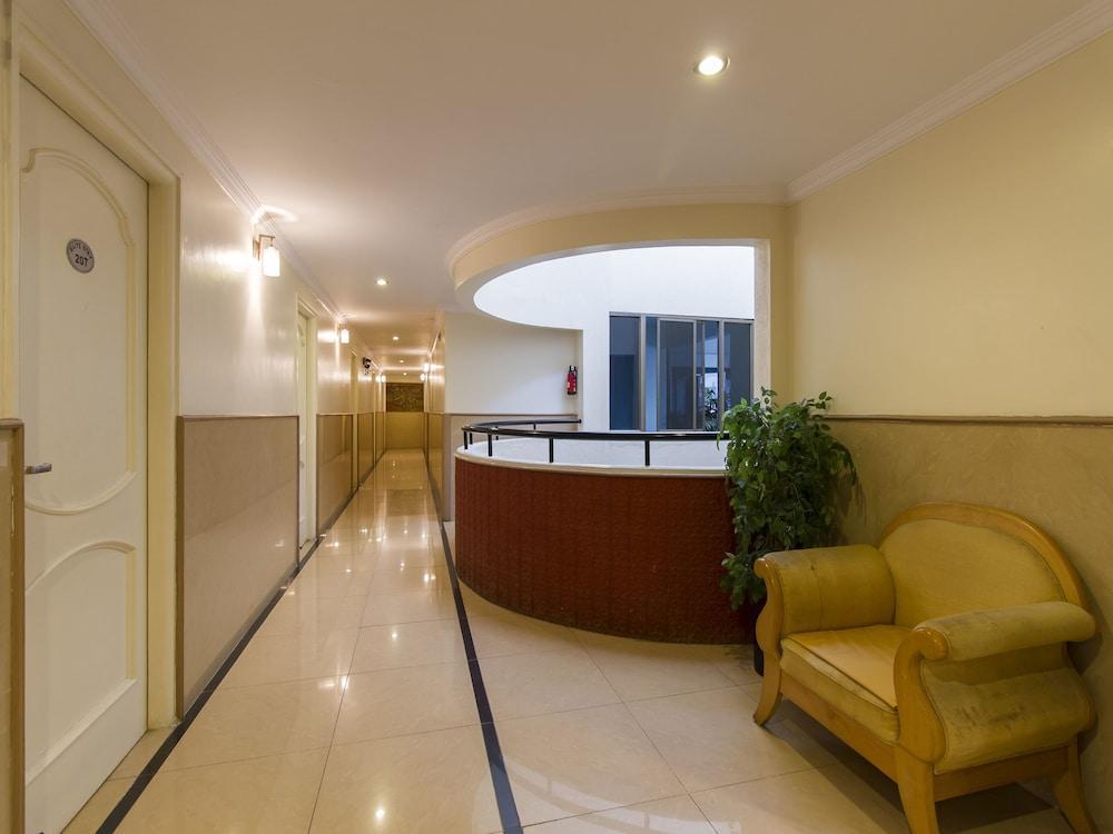 Vaishnavi Residency Hotel Bangalore Buitenkant foto