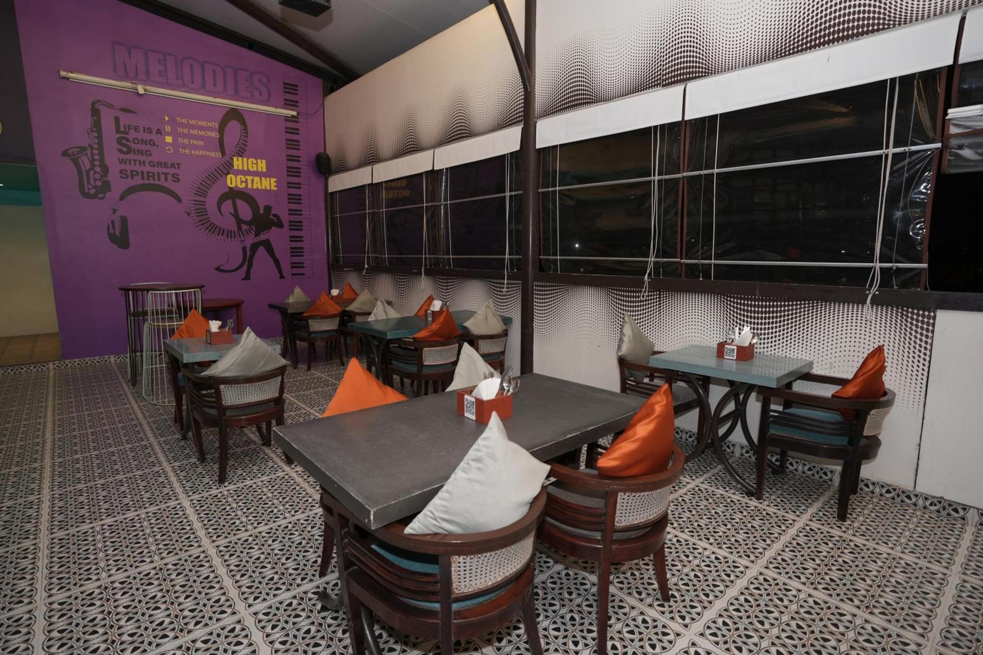 Vaishnavi Residency Hotel Bangalore Buitenkant foto