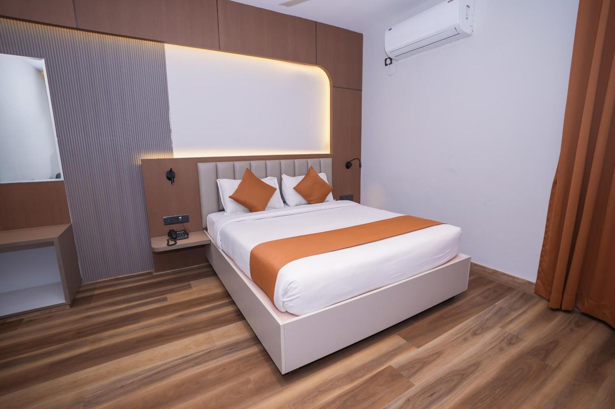 Vaishnavi Residency Hotel Bangalore Buitenkant foto